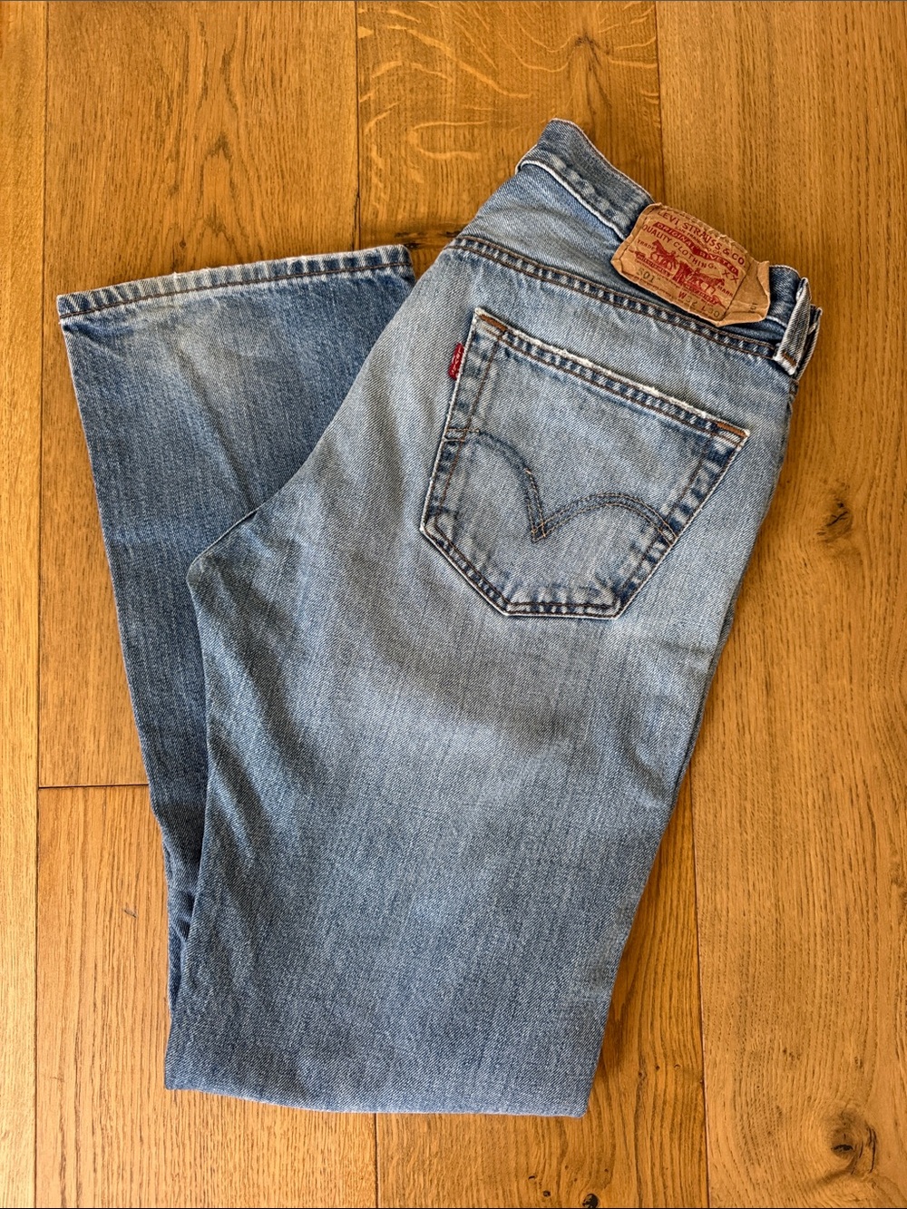 Levi’s 501 Original Fit Men’s Jeans 32x30 Light Wash Distressed